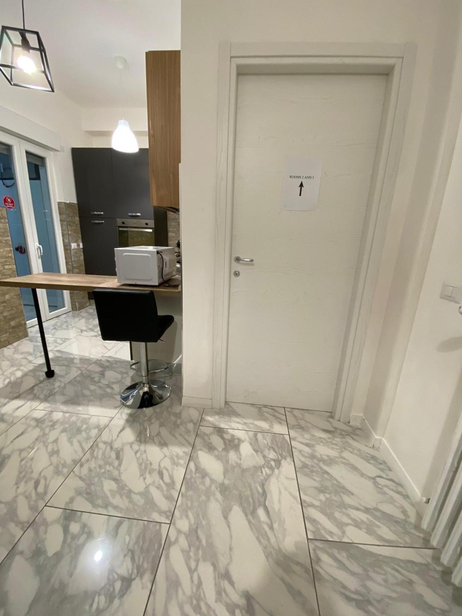 Ennio Rooms 巴里 外观 照片